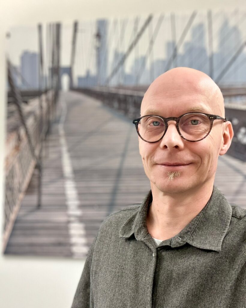 Kriisityöntekijä Antti.